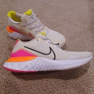 Nike Renew Run Athletic Running sneakers, Womens Size 9